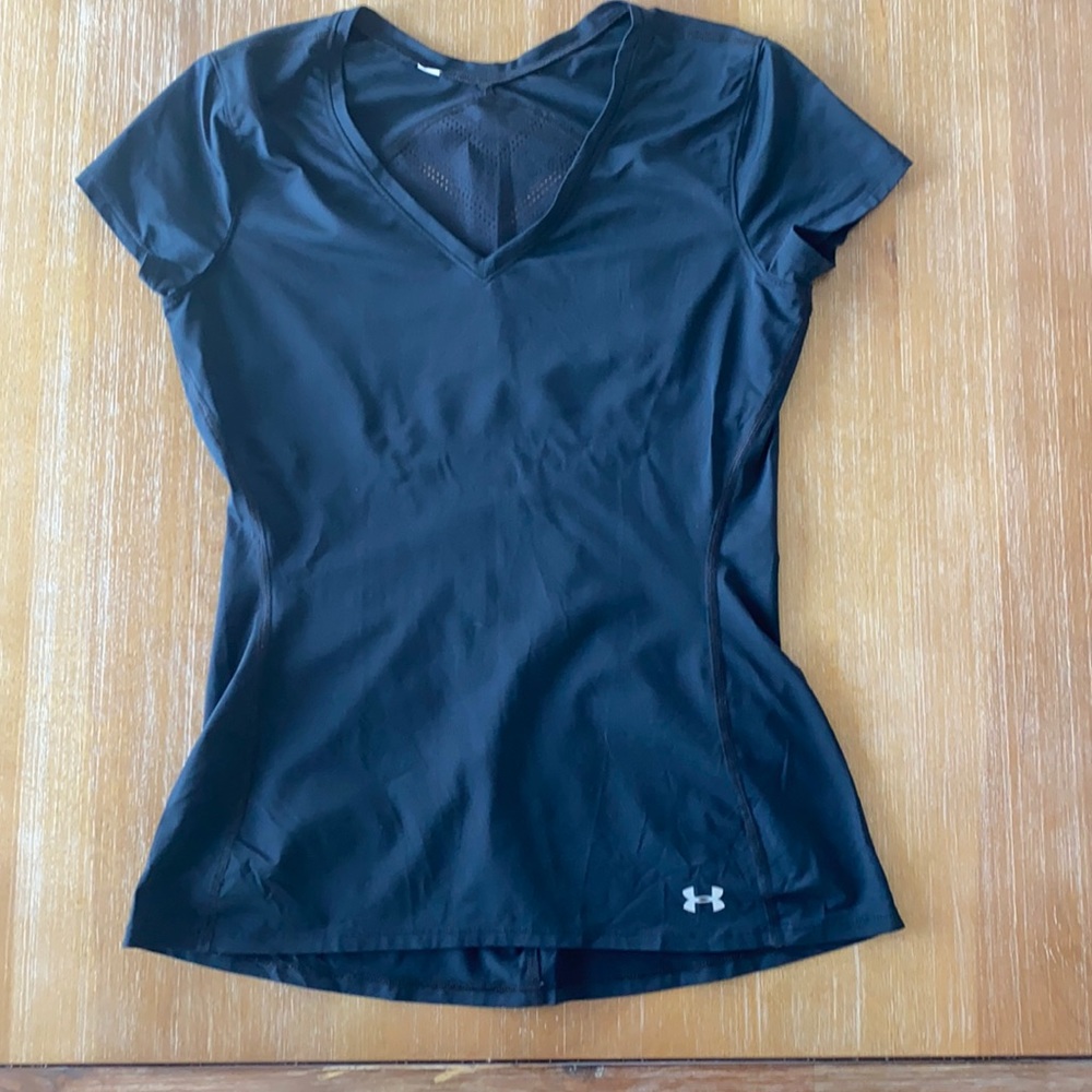 Under Armour - Womens Black vented athletic top size small